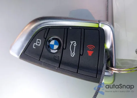 2020 BMW 330I xDrive z USA, uszkodzony, nr VIN 3MW5R7J00L8B35571